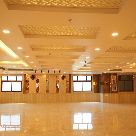 Hotel Golden Palace Лакхнау Екстер'єр фото