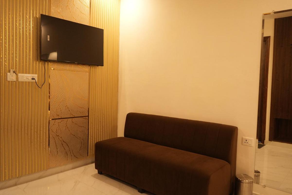 Hotel Golden Palace Лакхнау Екстер'єр фото