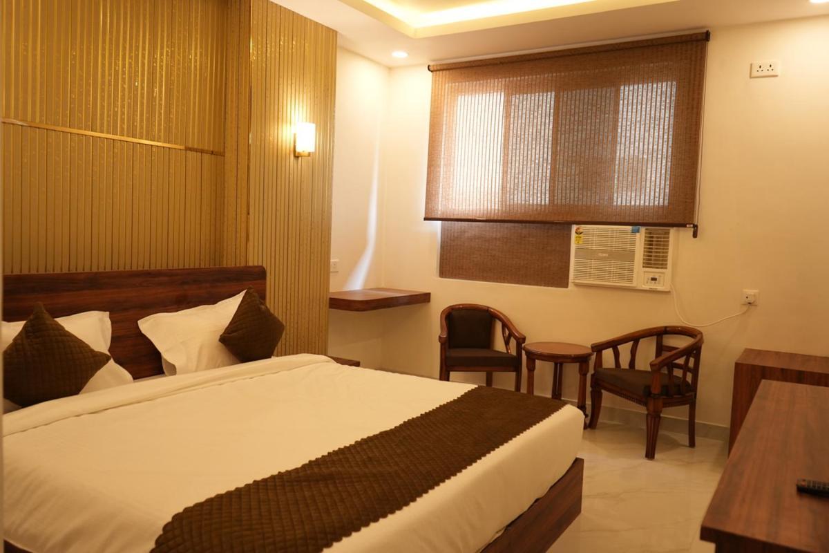 Hotel Golden Palace Лакхнау Екстер'єр фото