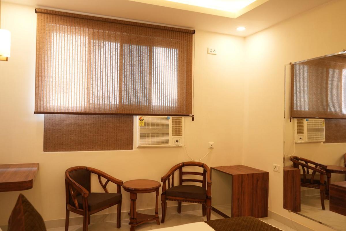 Hotel Golden Palace Лакхнау Екстер'єр фото