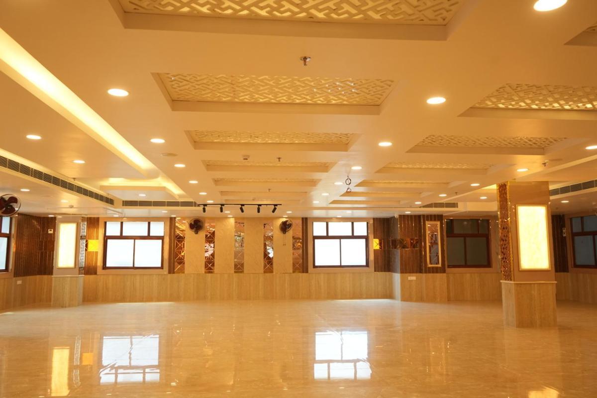 Hotel Golden Palace Лакхнау Екстер'єр фото
